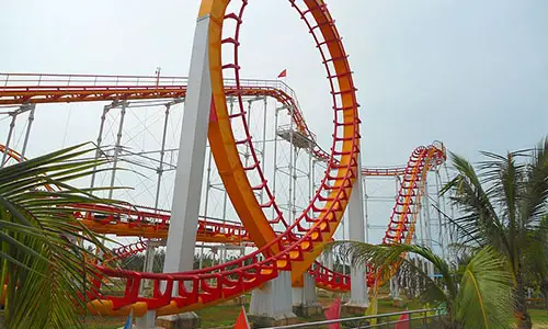 800px-Baishamen_Park_-_amusement_park_-_roller_coaster,_adult_-_01