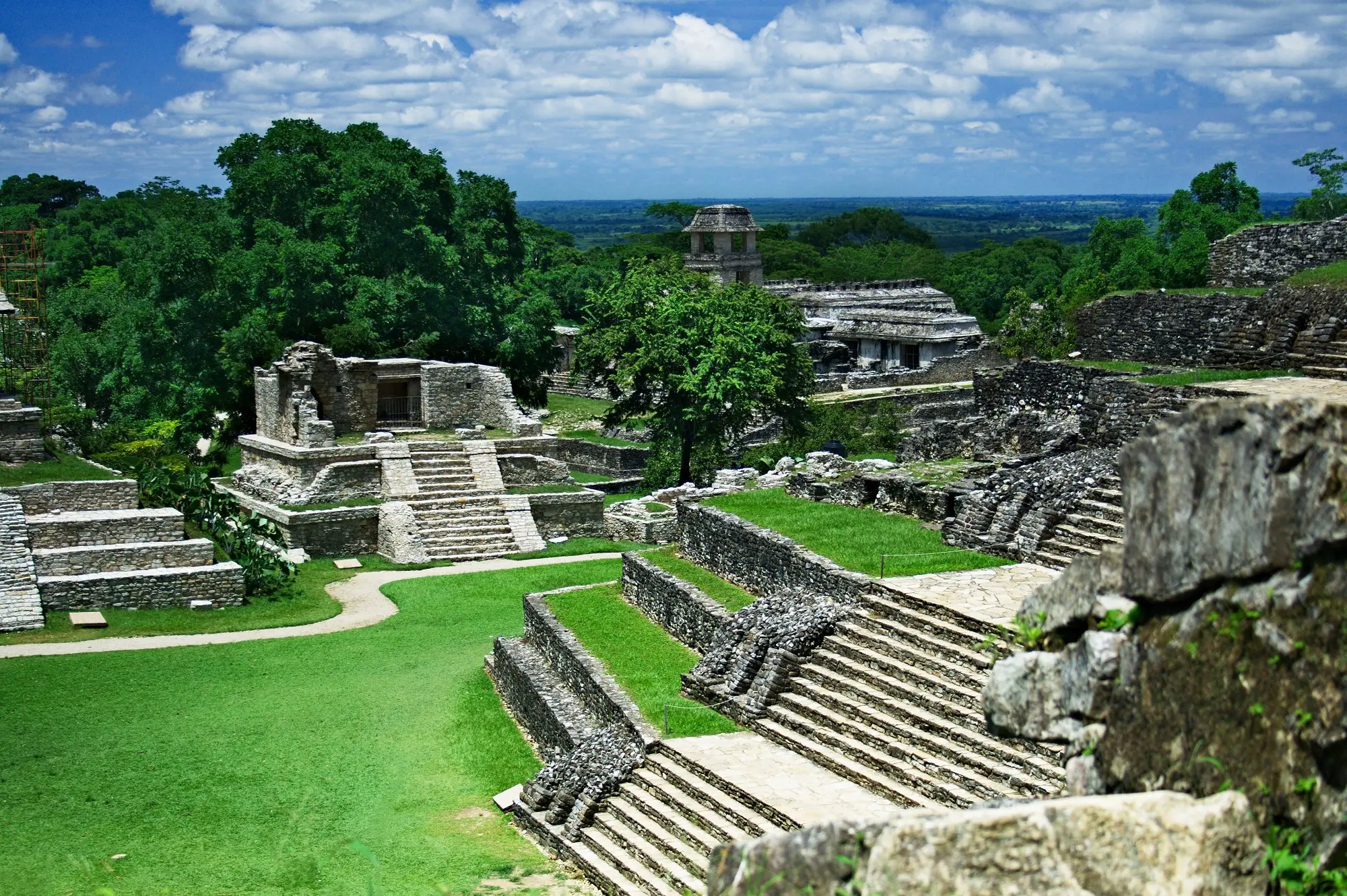 Palenque_ruins_web