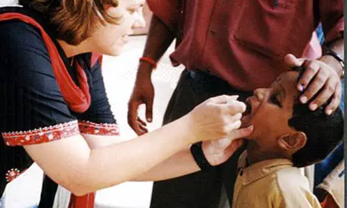417px-Vaccination-polio-india