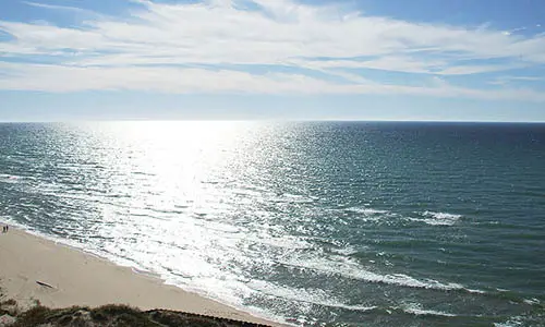 799px-Lake_Michigan_from_Big_Sable_Point_lighthouse