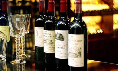 800px-Several_Bordeaux_wines