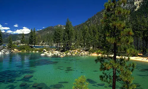 800px-Lake_Tahoe_California_Nevada