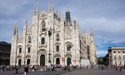 800px-20110724_Milan_Cathedral_5475
